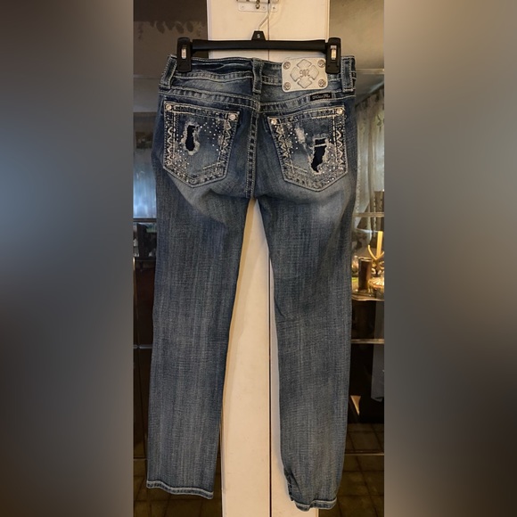 Buckle Miss Me Jeans - Picture 2 of 3
